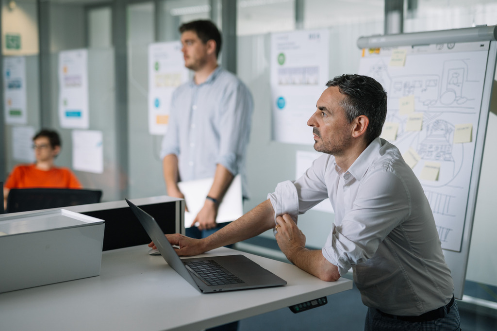 Crisis and risk management services